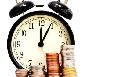 Eski çalar saat ve yığınlar sikkeler, zaman verimlilik kavramı