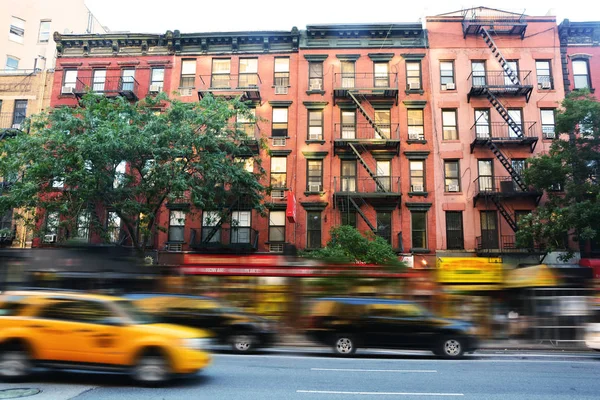 Ocupada Calle Nueva York Con Muchos Vehículos Que Pasan Con —  Fotos de Stock