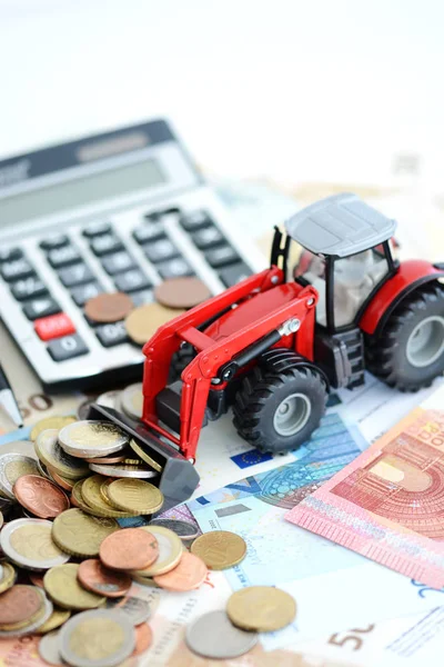 Analýza Výsledku Hospodaření Zemědělství Traktorem Tlačí Hodně Peněz Nástroje Sady — Stock fotografie