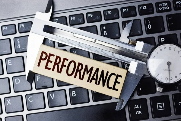 Performance Measurement Level Caliper Computer Notebook — Stock Photo, Image