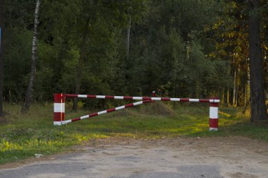 resmi orman girişinde kapalı kapı için