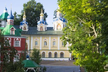Kutsal Dormition Pskov-mağaralar Manastırı