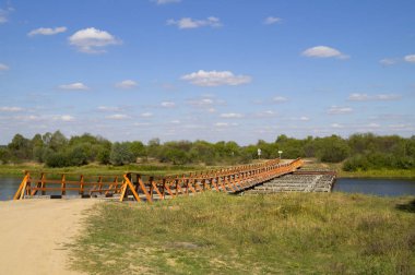 bir duba köprü Nehri