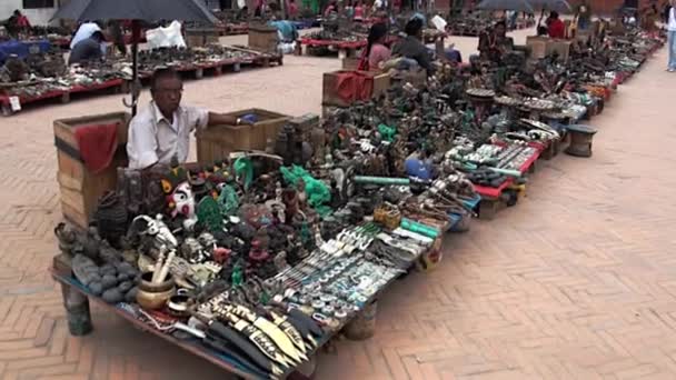Prodejci v době obchodu nad komerční oblast v Kathmandu Nepál. — Stock video