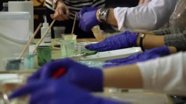 İşlem sanatçılar tasarım stüdyo çalışmalarını.