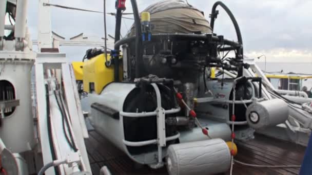 Submarino en un barco Océano Pacífico . — Vídeo de stock