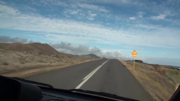 Strada che conduce alla riva dell'Oceano Artico in Groenlandia . — Video Stock