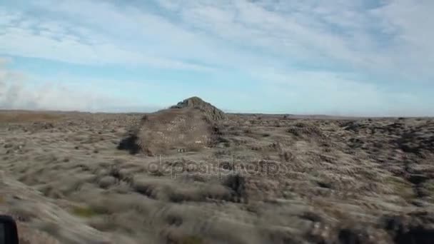 Öknen på en bakgrund med moln på himlen i Grönland. — Stockvideo