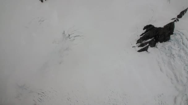 Paisaje de nieve vista panorámica de la montaña desde la ventana del helicóptero en Nueva Zelanda . — Vídeos de Stock