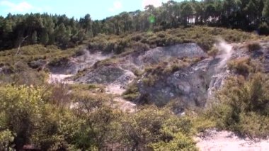 Yeni Zelanda'da Geysers Kaplıcalar.
