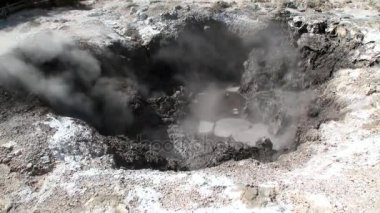 Yeni Zelanda'da Geysers Kaplıcalar.