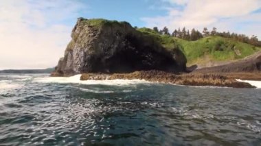 Alaska'da sulu yüzey zemin üzerine Dağları'nın eşsiz manzara.