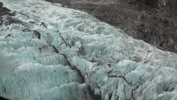 Kar manzaralı panorama Yeni Zelanda helikopter penceresinden manzara. — Stok video