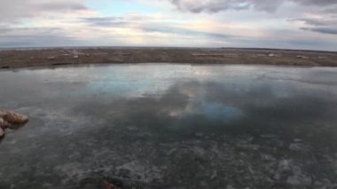 Sessizlik, Kuzey Buz Denizi Svalbard içinde sakin su.