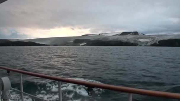 Yacht deck on background of water of Arctic Ocean in Svalbard. — Stock Video