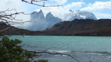 Dağ nehir ve Patagonya Arjantin rahatla.