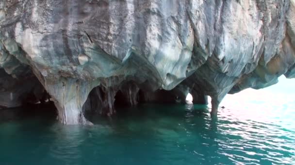 Clean clear water in Cave General Carrera in mountain in Patagonia Argentina. — Stock Video