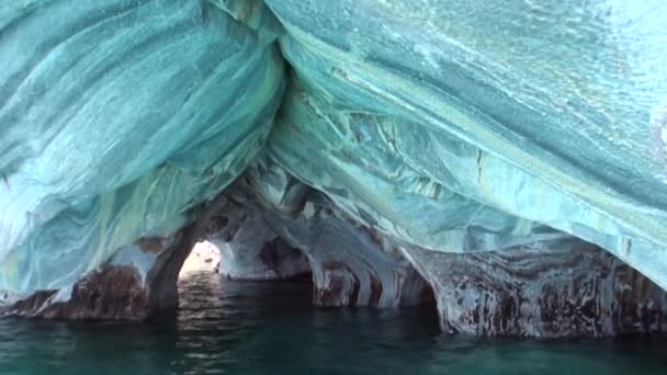 Genel Carrera dağ Patagonya Arjantin Lago Buenos Aires içinde mağara. — Stok video