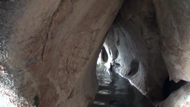 Cueva General Carrera en la Patagonia Argentina Lago Buenos Aires . — Vídeo de stock