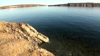 Sahil ve Kuzey buz denizi yeni dünya'nın yüzey temiz temizlemek su kar.