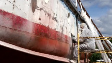 Onarım işlemi Tersanesi, metal boya kapalı çalışma insanlar gözyaşı.