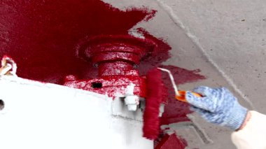 Alt boya metal gemi pervane kırmızı renk tersanesinde Moskova bağlantı noktası.