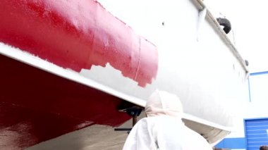 Çalışan eski paslı gemi tersanesinde Moskova bağlantı noktası kırmızı renk Metalik boyalar.