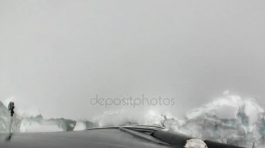 Buz yay Antarktika okyanusta gemi hareket Buzkıran görünümünden doğrama.