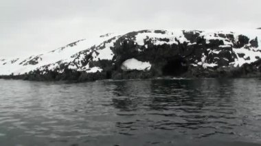 Kar kıyı şeridi okyanus Antarktika içinde.