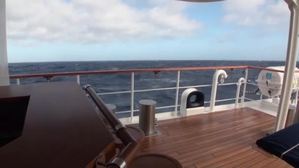 Trace waves on water from ship deck boat of yacht in Argentina. — Stock Video