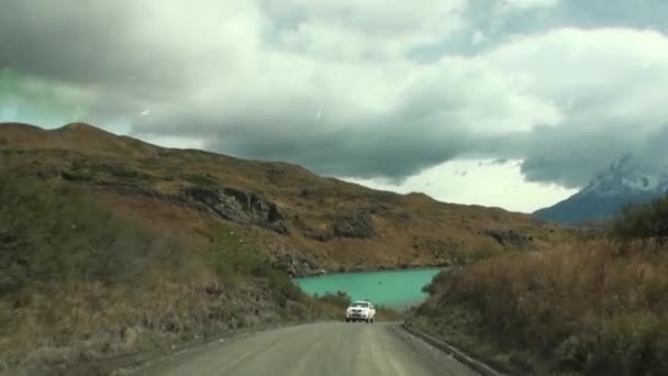 Vägen till bergen och kusten linjen havet i Argentina. — Stockvideo