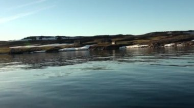 Eski ahşap evlerin çöl manzara vahşi yeni dünya sahilde terk.