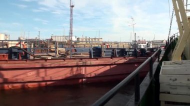 Yeni Dünya Vaigach okyanusta sefer gemi.