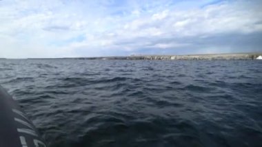 Arktik Okyanusu su kauçuk teknede yeni dünya Vaigach.