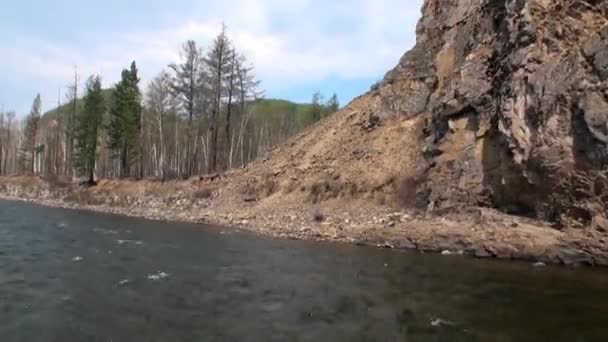 Rocky river bank in Mountain in Siberia of Russia. — Stock Video