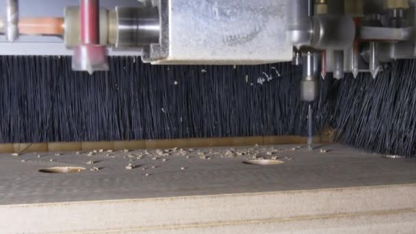 Fræsning maskine træ CNC til industriel møbelproduktion . – Stock-video