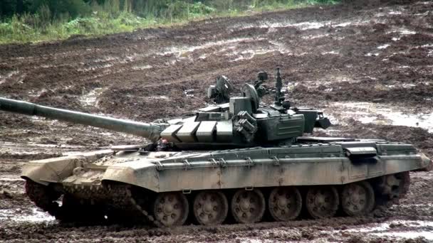 Military tank for strikeball. — Stock Video