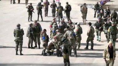 Makineli tüfekli grev topu takımı..