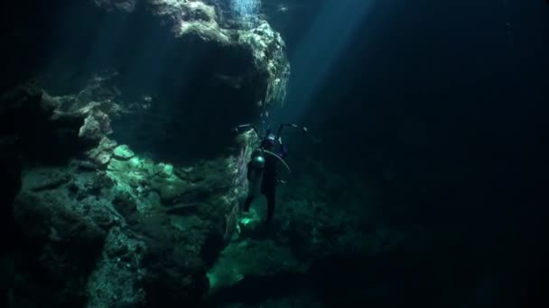 Cenotes Yucatan pod wodą w Meksyku. — Wideo stockowe