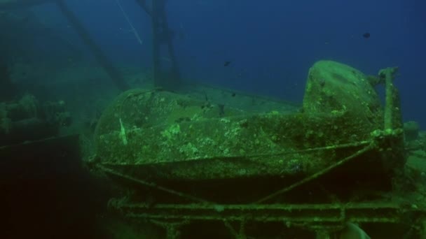 Κατάστρωμα του ναυαγίου στο βυθό υποβρύχια Ερυθρά θάλασσα. — Αρχείο Βίντεο