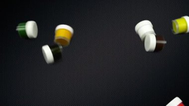 Ağır çekim kavanoz boya metalik koyu gri kılavuz düz arka plan üzerinde düşüş.