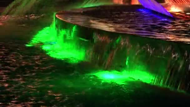 Dancing luminous fountains in Moscow at night. — Stock Video