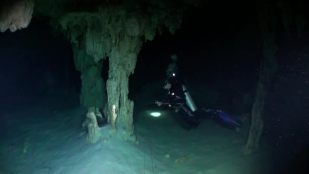 Podmořských jeskyní v Yucatánu. — Stock video