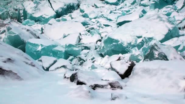 Güzel benzersiz Turkuaz rengi arka planda kar kutup buzulu. — Stok video