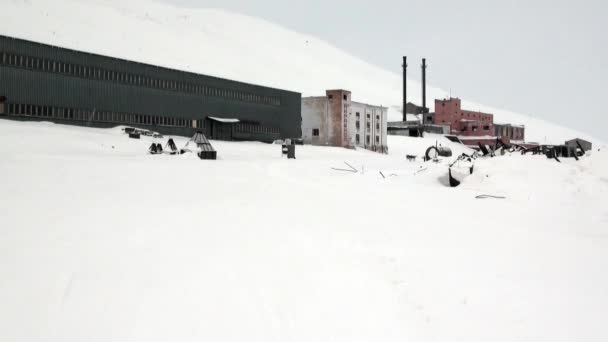 Elhagyott város Pyramiden Svalbard sarkvidéki épületek. — Stock videók