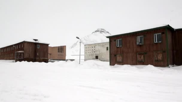 Cidade abandonada Pyramiden Spitsbergen Arctic . — Vídeo de Stock