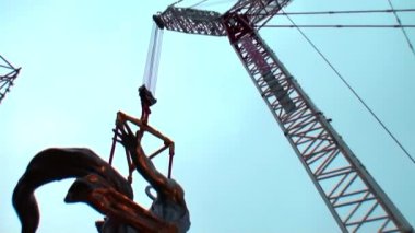 Sovyet dönemi çalışan ve toplu tarlası kadını Orak ve çekiç sembolü.