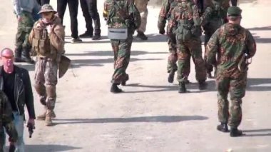 Makineli tüfekli grev topu takımı..