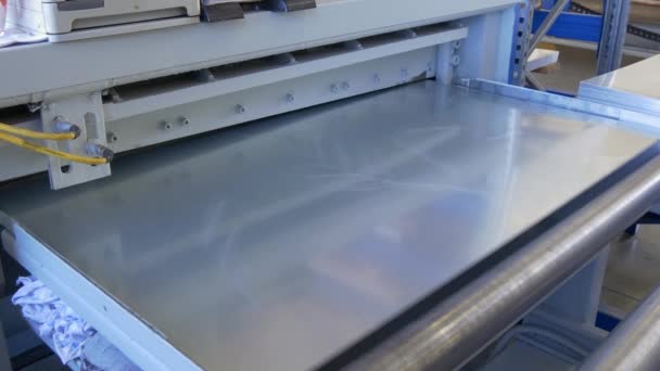 Cutting sheet metal on industrial CNC machine in factory. — Stock Footage Cutting sheet metal on industrial CNC machine in factory. Stock Footage