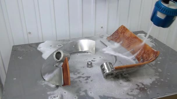 Rengöring och sallad mixer tvättmaskin i produktion. — Stockvideo